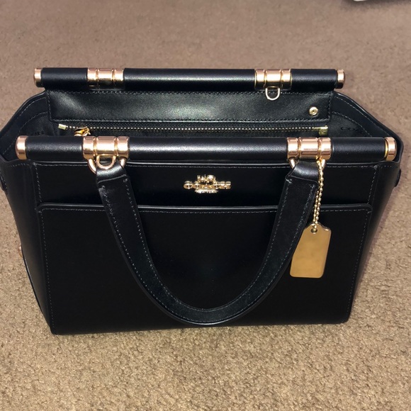 Coach Handbags - Coach bag with strap